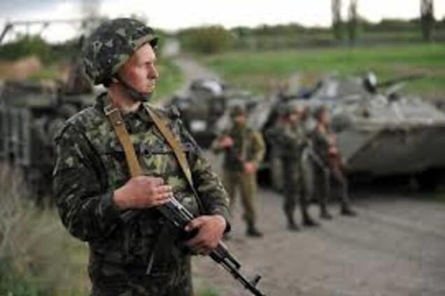 В городах по всей Украине проверяют бомбоубежища и запасаются водой