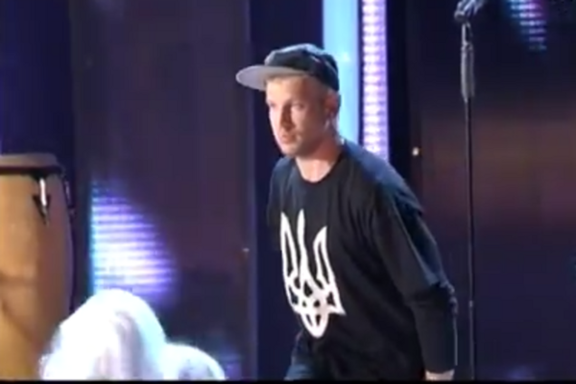 Иван Дорн на 'Новой волне' исполнил танец пингвинов с трезубцем