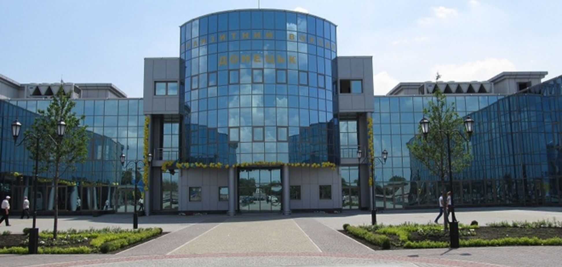 В Донецке, несмотря на перестрелки, возобновили движение транспорта к ж/д вокзалу