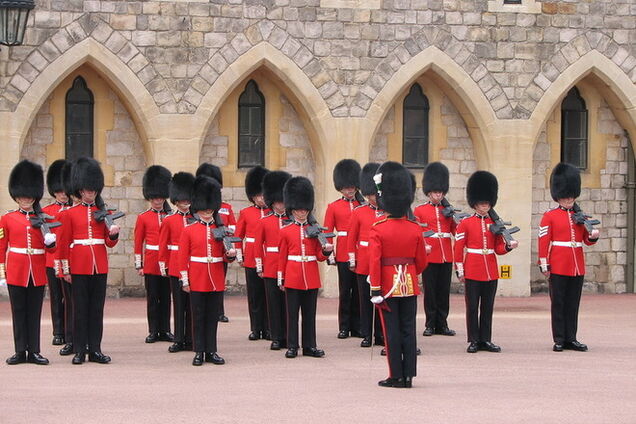 Королевская гвардия в Лондоне сыграла тему из сериала 'Игра престолов'. ВИДЕО