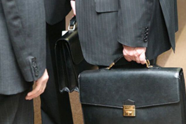 Для потребностей АТО придется урезать расходы на зарплаты госслужащих