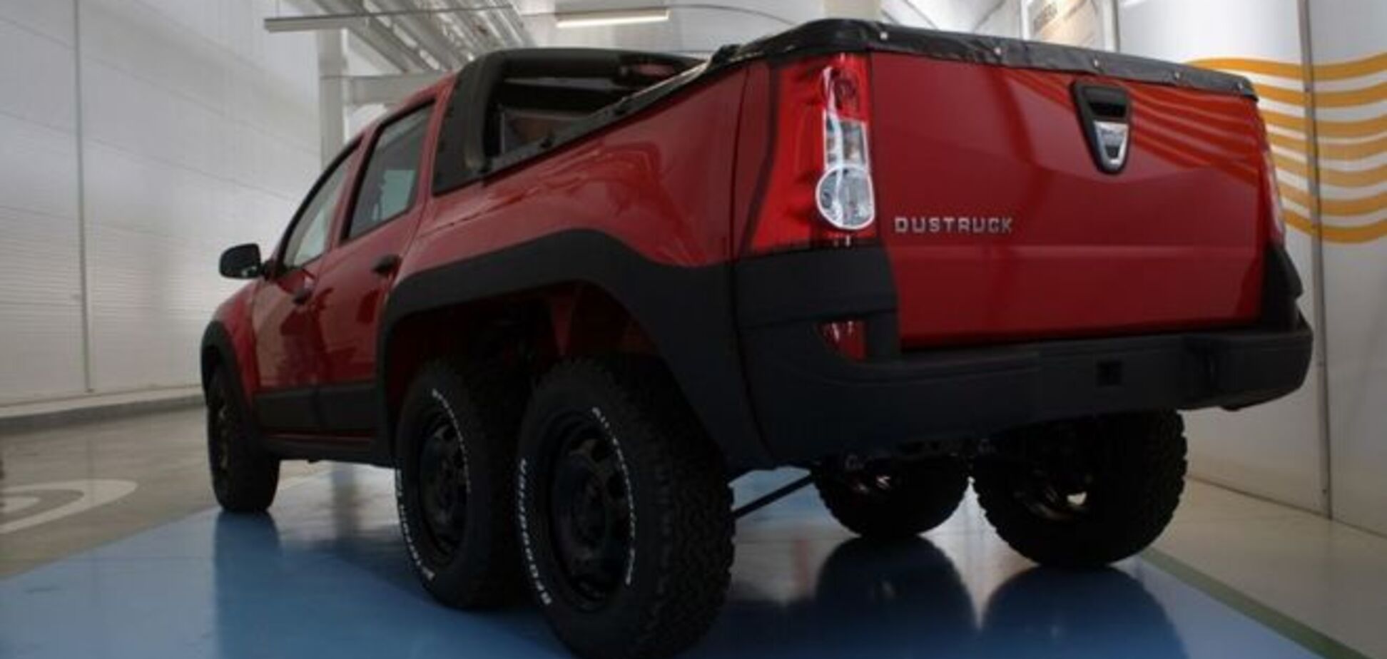 Дачиа пыталась уделать Мерседес в крутости