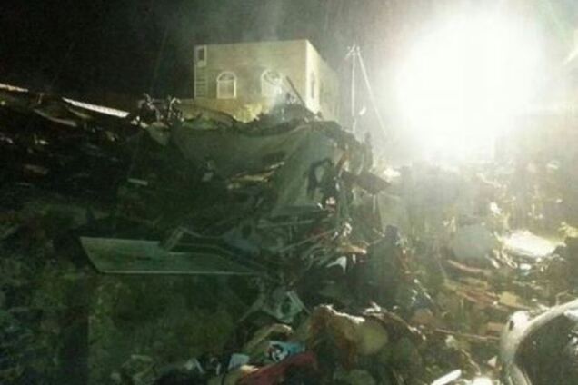 На Тайване 51 человек погиб в результате крушения самолета от тайфуна