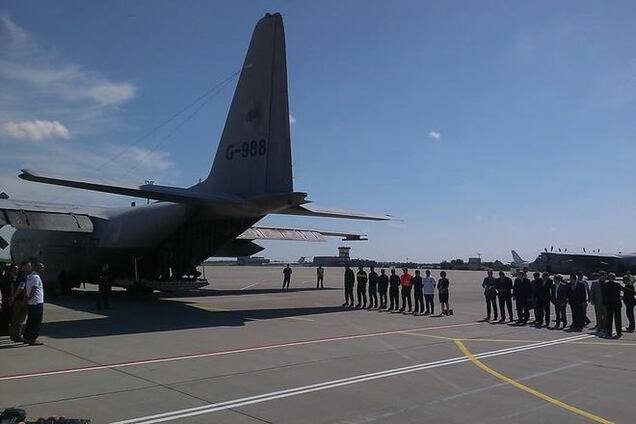 В Нидерланды отправлен первый самолет с телами погибших пассажиров Boeing-777