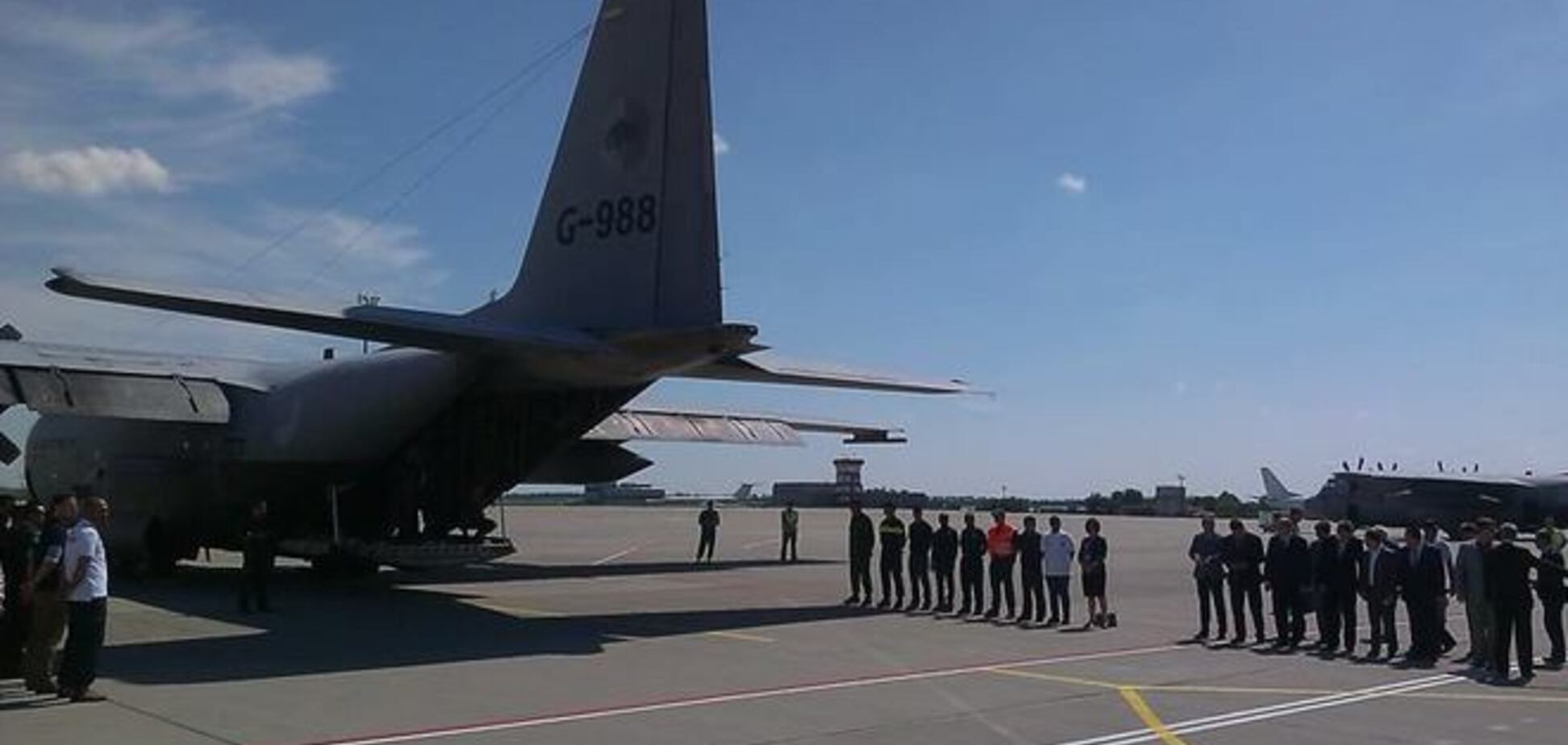 В Нідерланди відправлено перший літак з тілами загиблих пасажирів Boeing-777