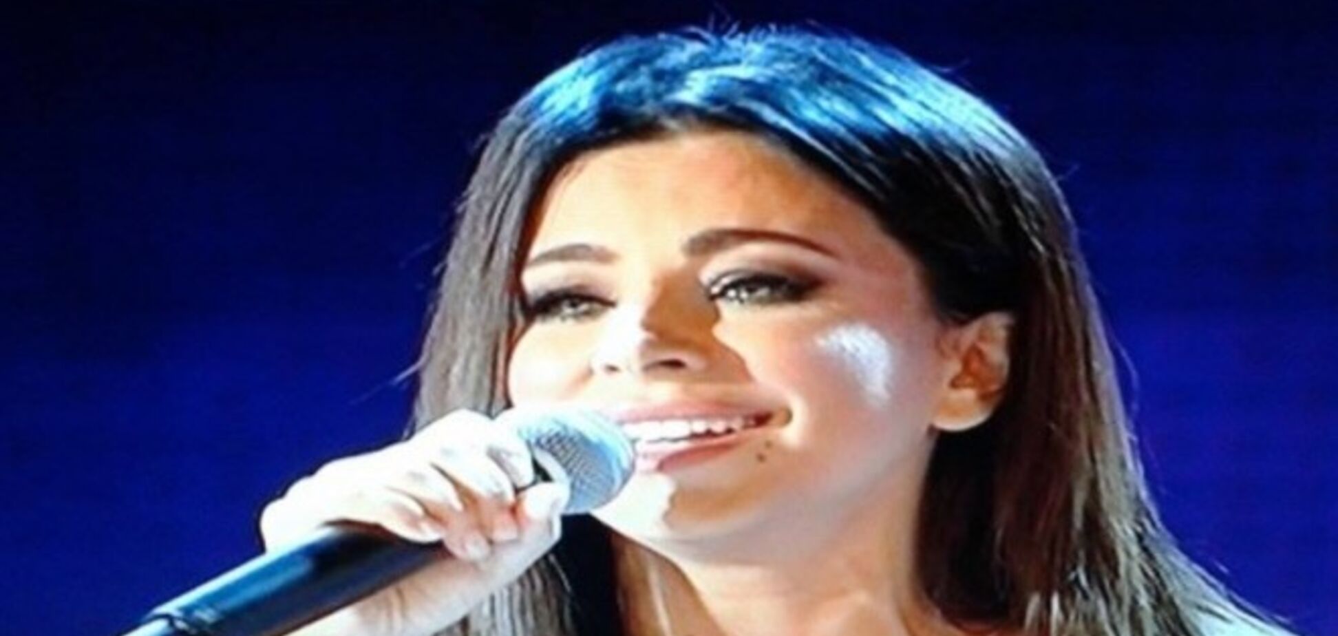 Ани Лорак на 'Новой волне' призвала всех молиться за Украину