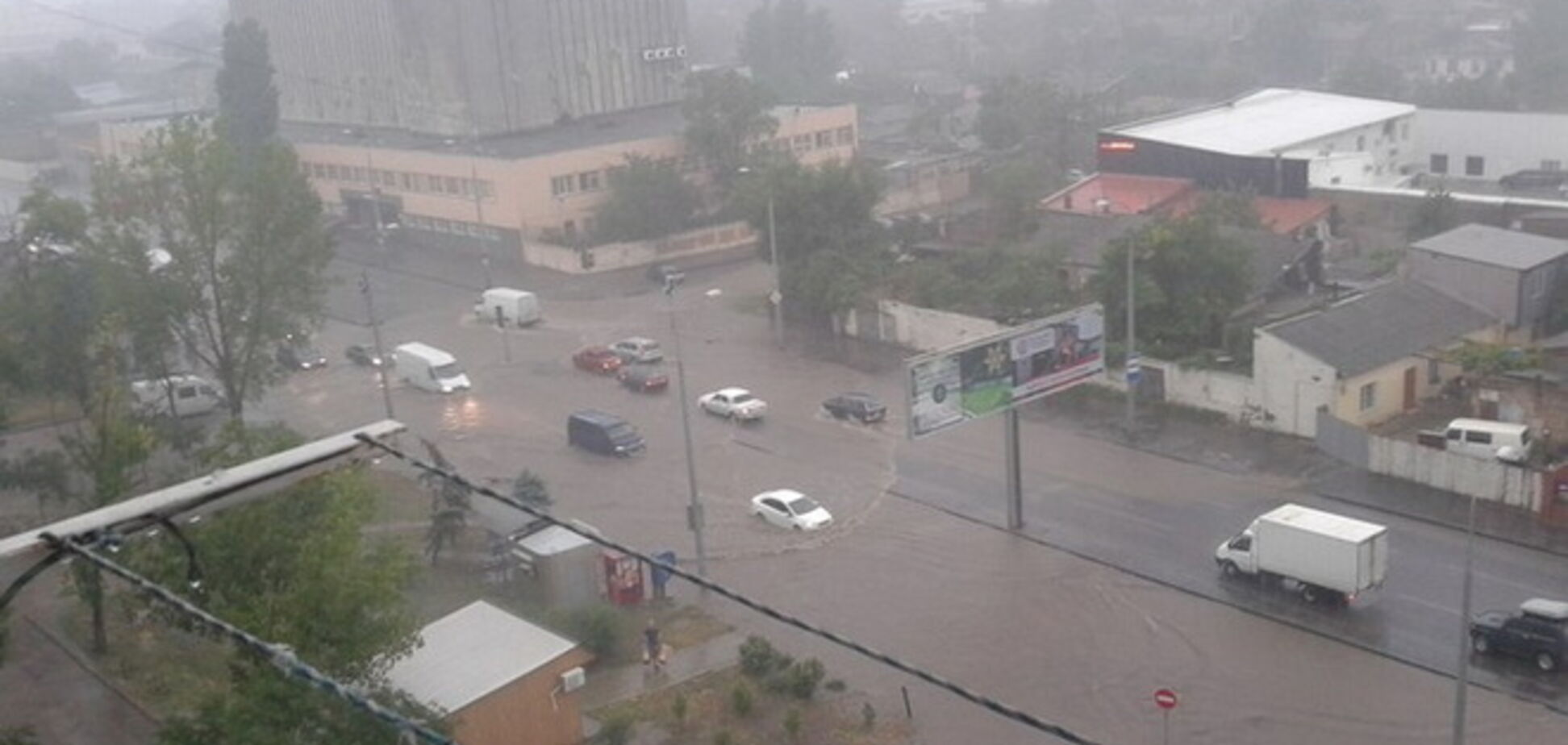 Сильнейший ливень за несколько часов затопил Одессу