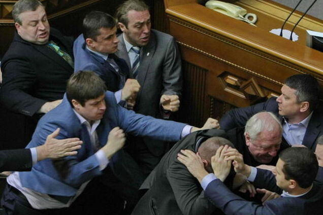 Драку в парламенте спровоцировал 'свободовец', который переврал слова Симоненко