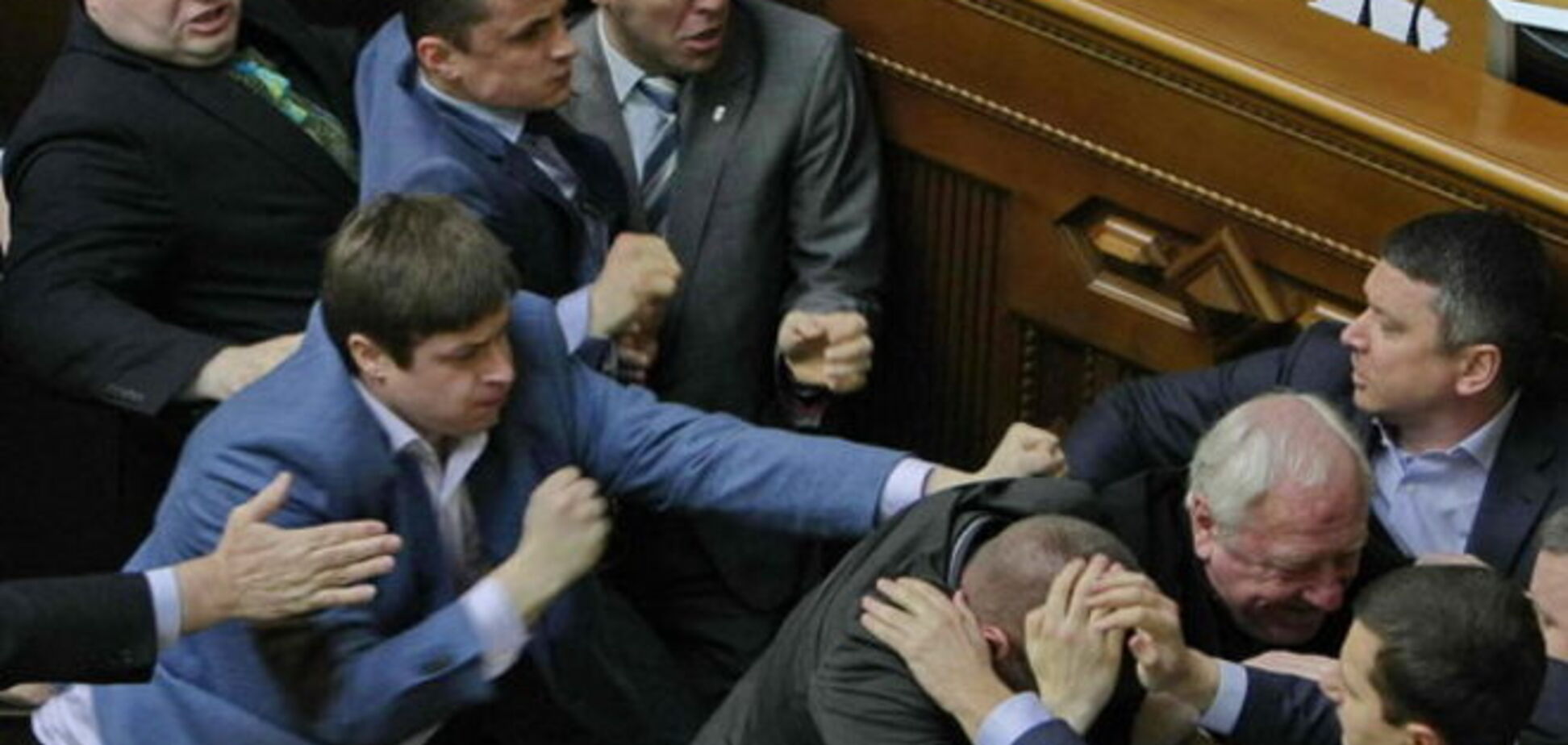 Драку в парламенте спровоцировал 'свободовец', который переврал слова Симоненко