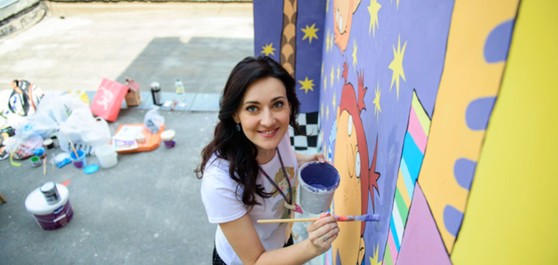 Соломия Витвицкая вместе с художниками разрисовала корпус больницы 'Охматдет'