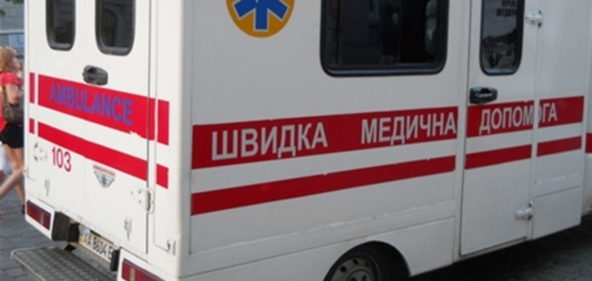 В Киеве из окна шестого этажа выпала девочка