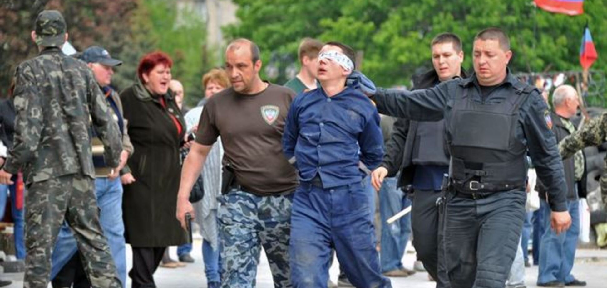В полоні у терористів перебувають близько 40 українських волонтерів 