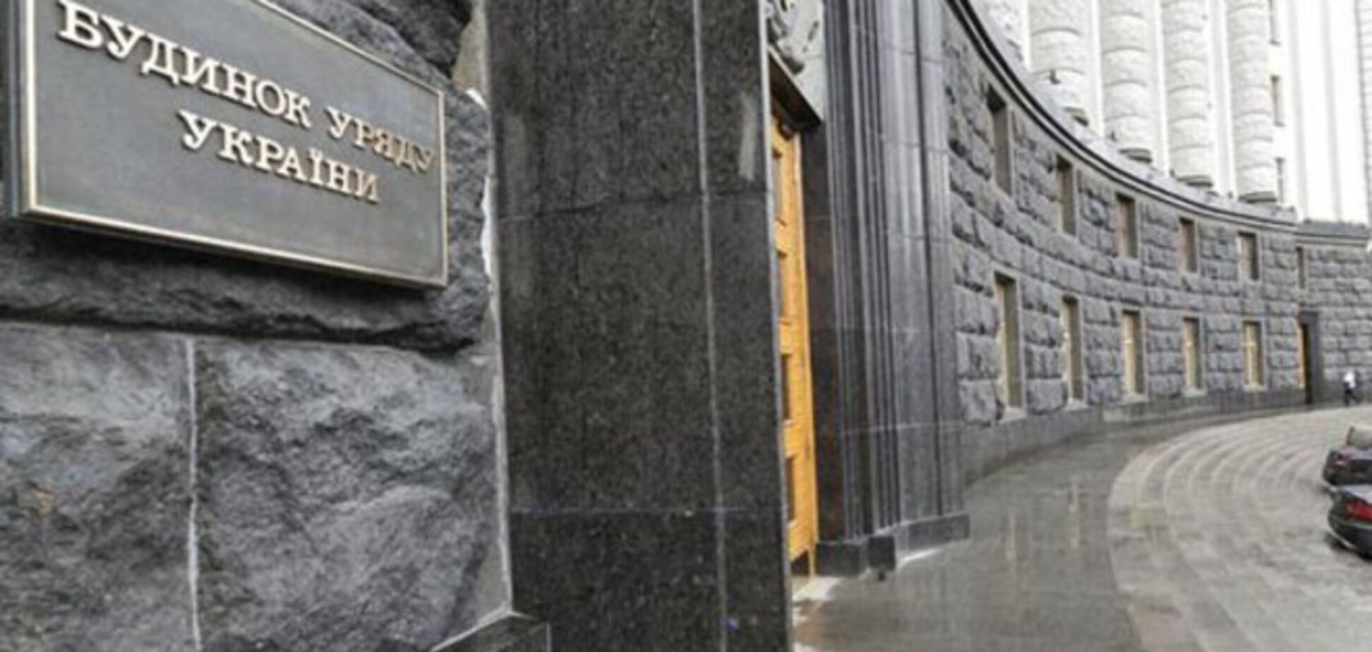 Фесенко счел невозможной законную замену Яценюка