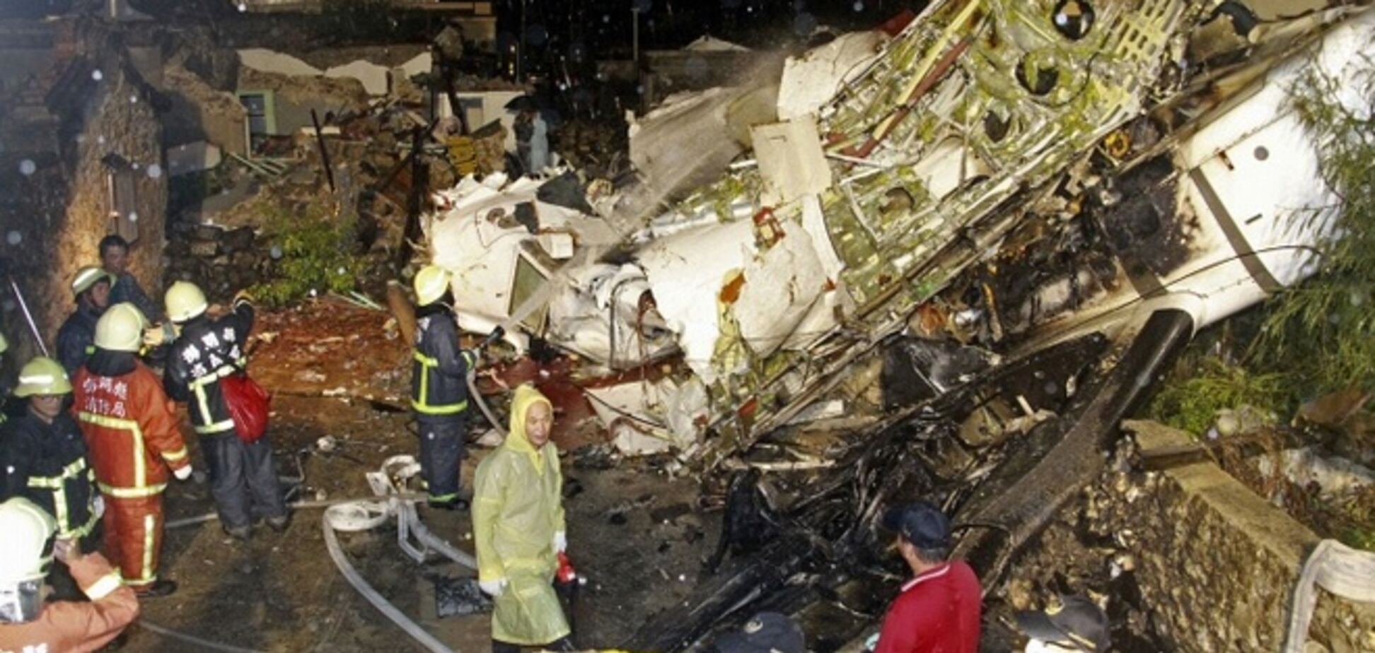 Семьям 48 погибших в авиакатастрофе на Тайване авиаперевозчик выплатит по $33 тыс.