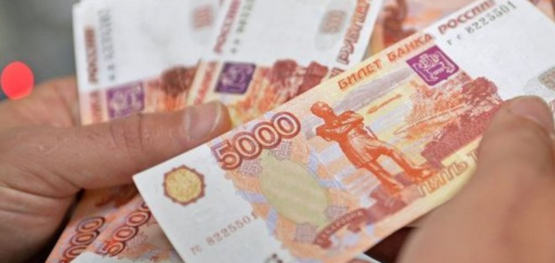 Из квартиры безработной москвички украли 44 млн рублей
