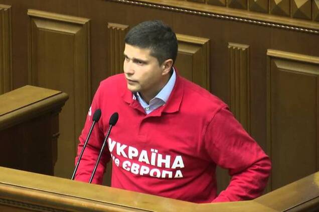 Отставка Яценюка с юридической точки зрения не состоялась – нардеп от УДАРа