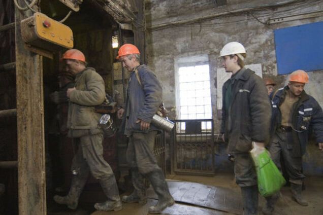 Из шахт Ахметова на Луганщине эвакуировали 3000 горняков