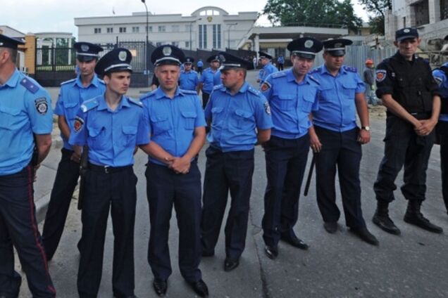 Аваков пообещал проверить на детекторе лжи всю милицию Луганска и Донецка