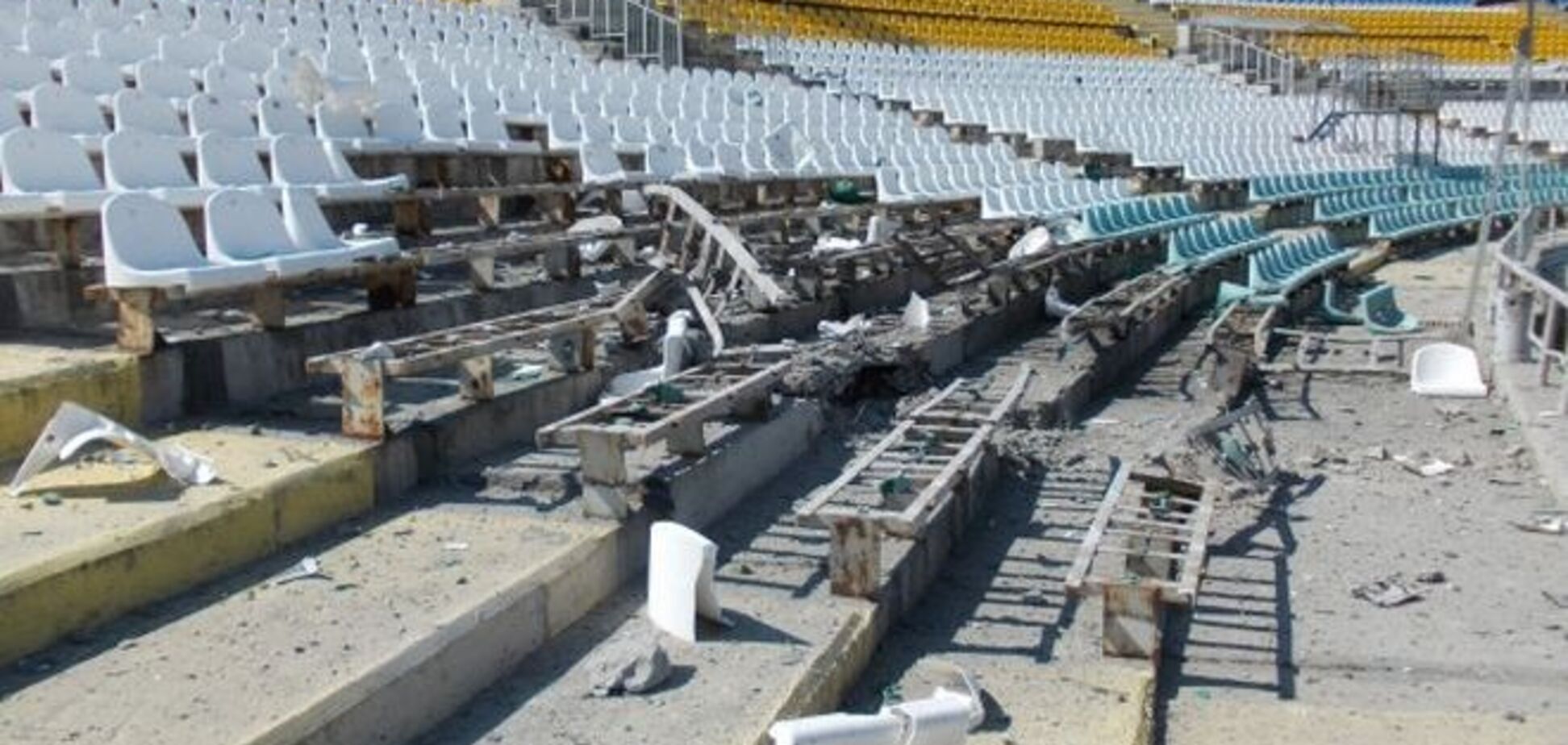 В Луганске обстреляли стадион 'Зари'