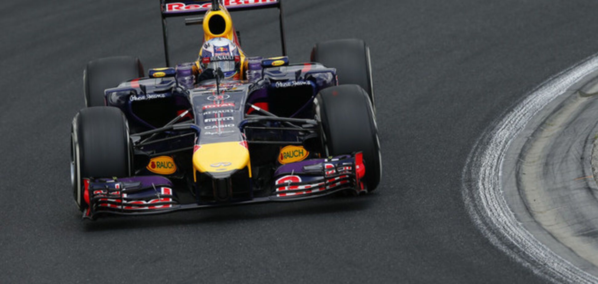 Пилот 'Ред Булл' выиграл вторую гонку Формулы-1 в сезоне