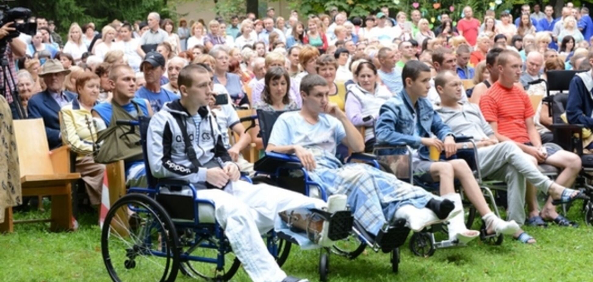 Украинские звезды выступили в госпитале для раненых бойцов АТО