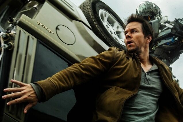 Режиссер 'Трансформеров' ответил на ругань критиков