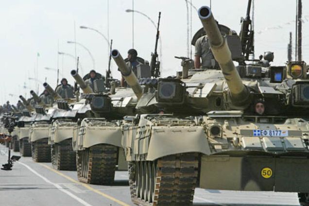 На Луганщине зафиксировали 20 танков и 122 единицы бронетехники из РФ