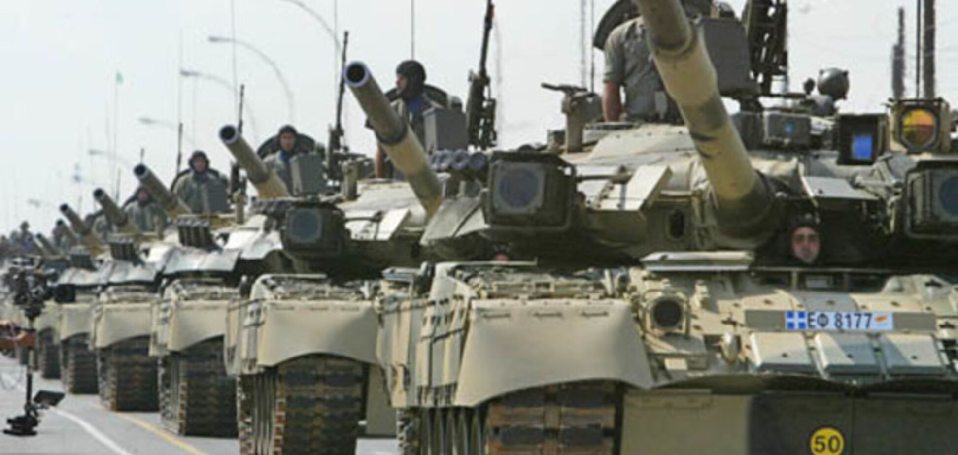 На Луганщине зафиксировали 20 танков и 122 единицы бронетехники из РФ