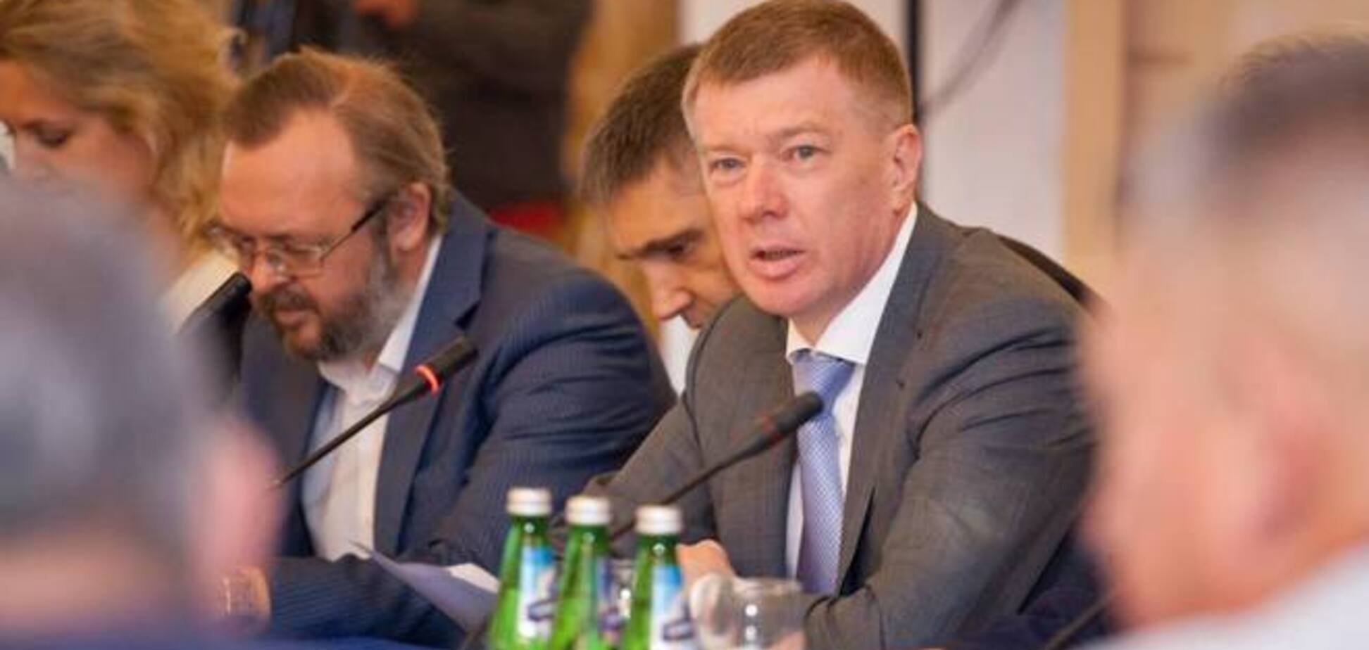 Вместо поиска путей к миру Яценюк заставил граждан платить за войну – Ларин