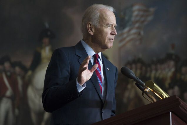 Байден пригрозил России новыми санкциями из-за ситуации на Донбассе