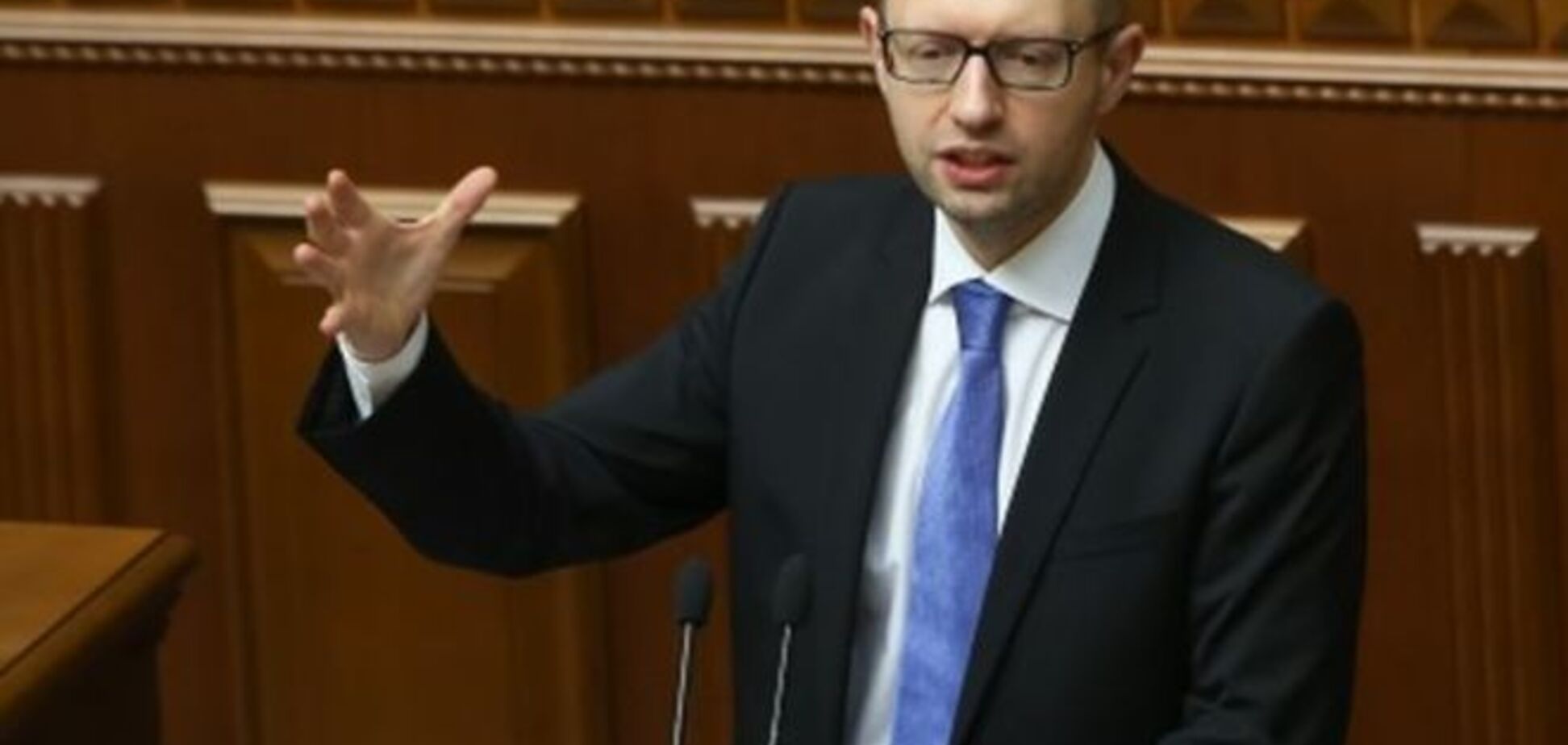 Яценюк запропонував поміняти сімох міністрів 