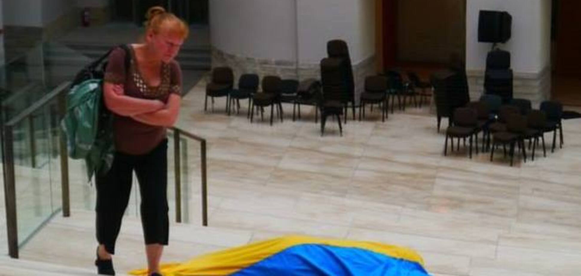 В Санкт-Петербурге донецкая художница провела перформанс против политики РФ