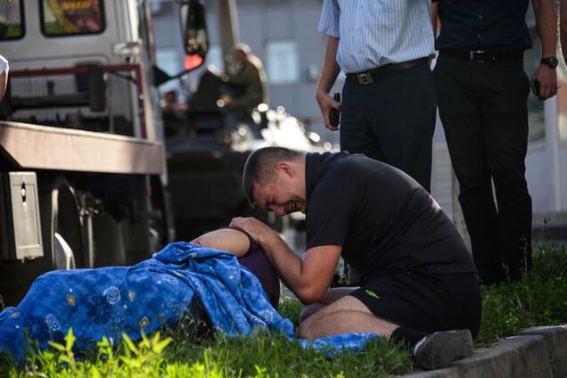 З голови пораненого в Донецьку співробітника ДАІ медики витягли три кулі