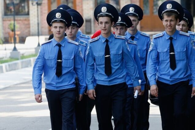 На Донбасс отправили милиционеров со всей Украины