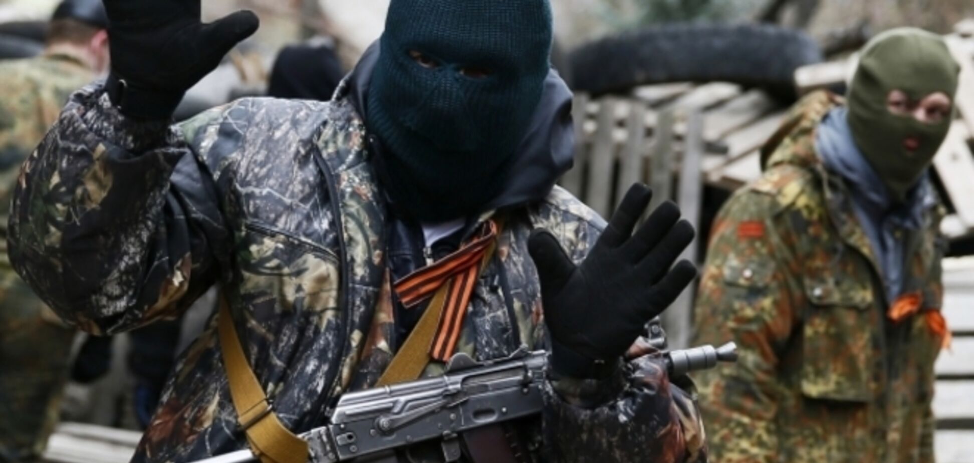 Террористы бросили в Слявянске арсенал оружия