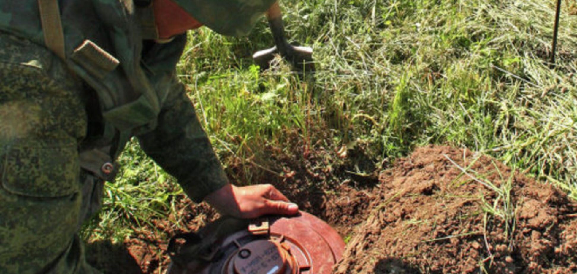 За сутки саперы обезвредили 700 мин в Славянске