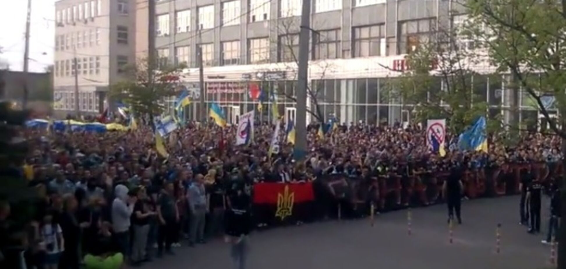 Ультрас 'Металлиста' сочинили новый хит про Путина