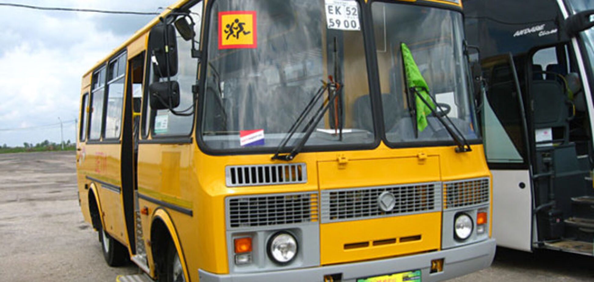 Терористи використовують шкільні автобуси для пересування по Луганську