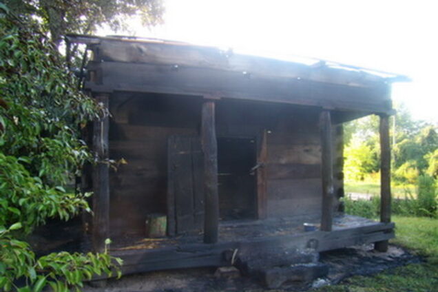 В музее 'Пирогово' ночью подожгли избу