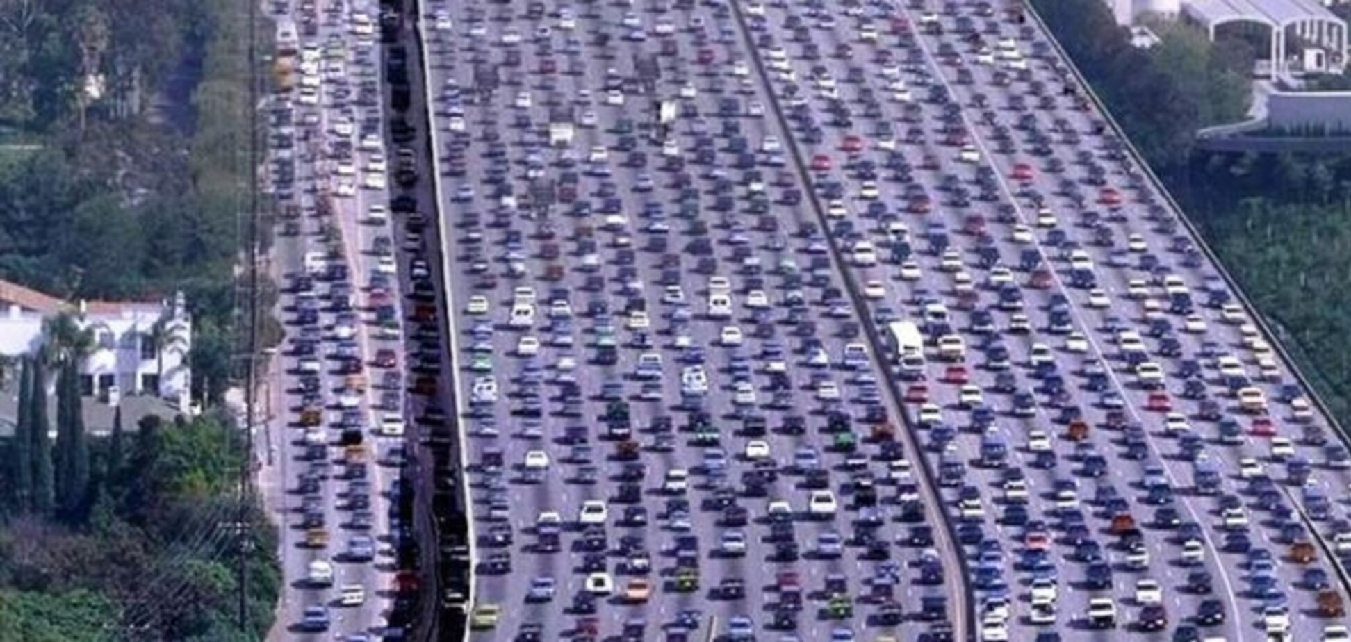 Составили рейтинг самых загруженных пробками городов мира