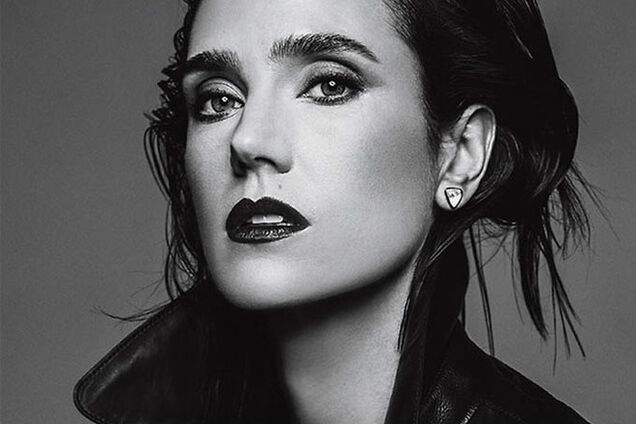 Дженнифер Коннелли дает рок