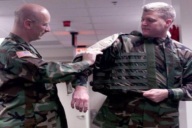 Киев получил 2 тыс. новейших бронежилетов от США