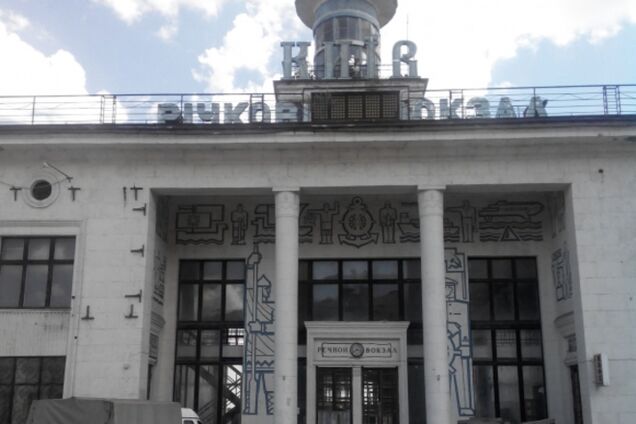 Кличко озаботился срочной реконструкцией Речного вокзала
