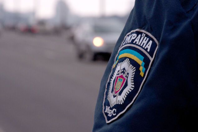 В Киеве неизвестные в камуфляже избили сотрудника милиции