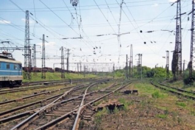 Терористи підірвали черговий шляхопровід на Донецькій залізниці
