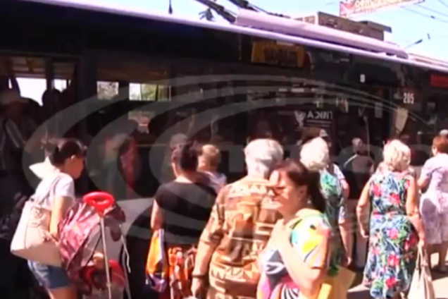 В Славянске в домах жителей появился газ, вода и электричество