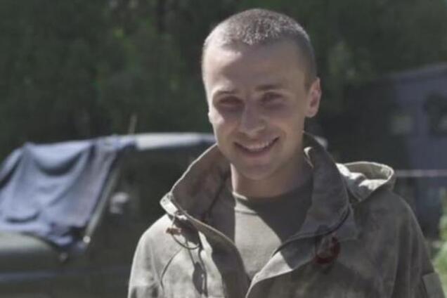 Десантник сделал предложение своей любимой девушке прямо из зоны АТО