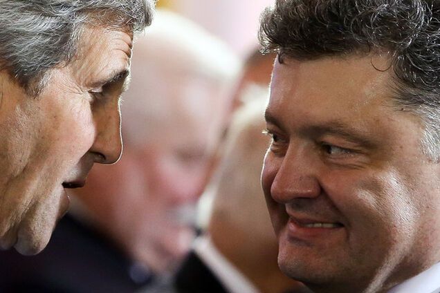 Госсекретарь США одобрил идею Порошенко о гуманитарной помощи Луганску