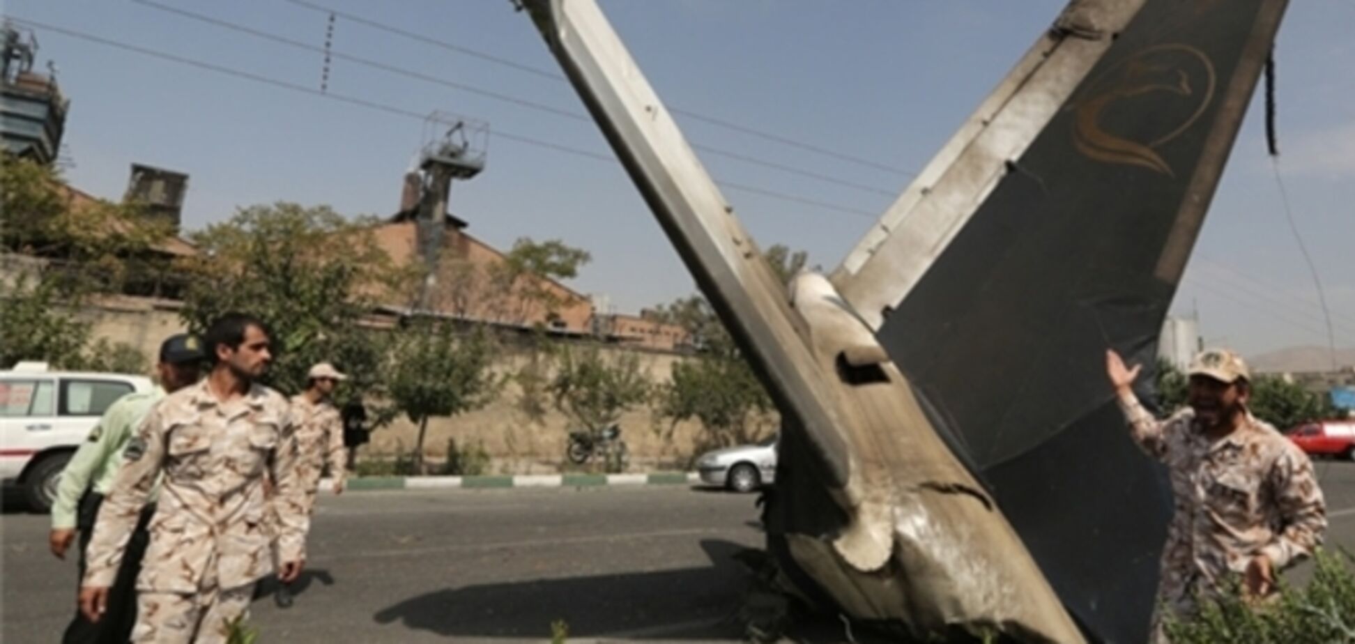 Рухнувшим в Иране самолетом управлял украинец - СМИ