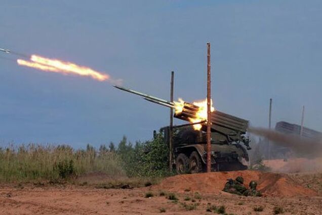 Эксперт объяснил невозможность блокировать поставки боевикам оружия из РФ